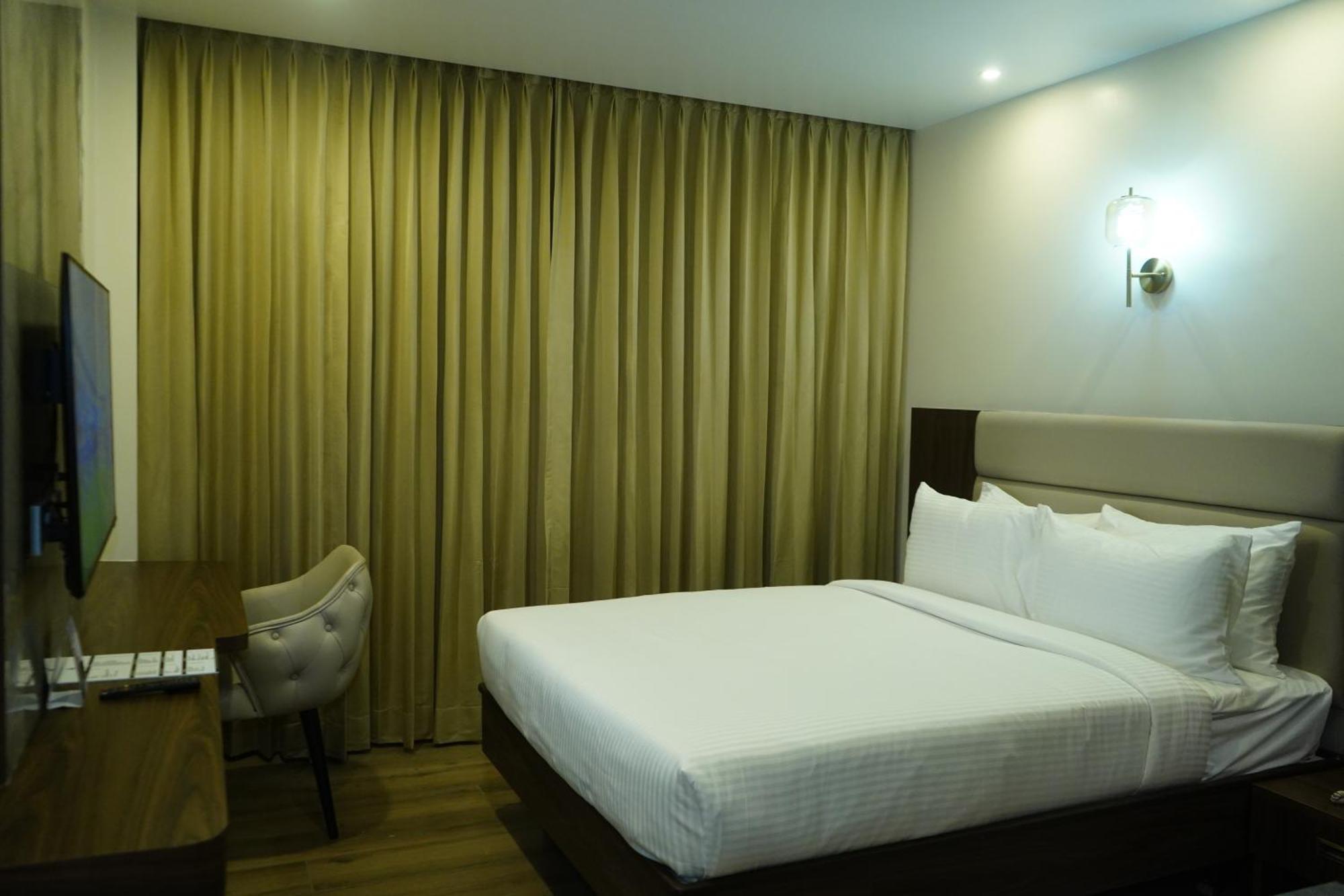 Jaag Hotel Chennai Exterior foto