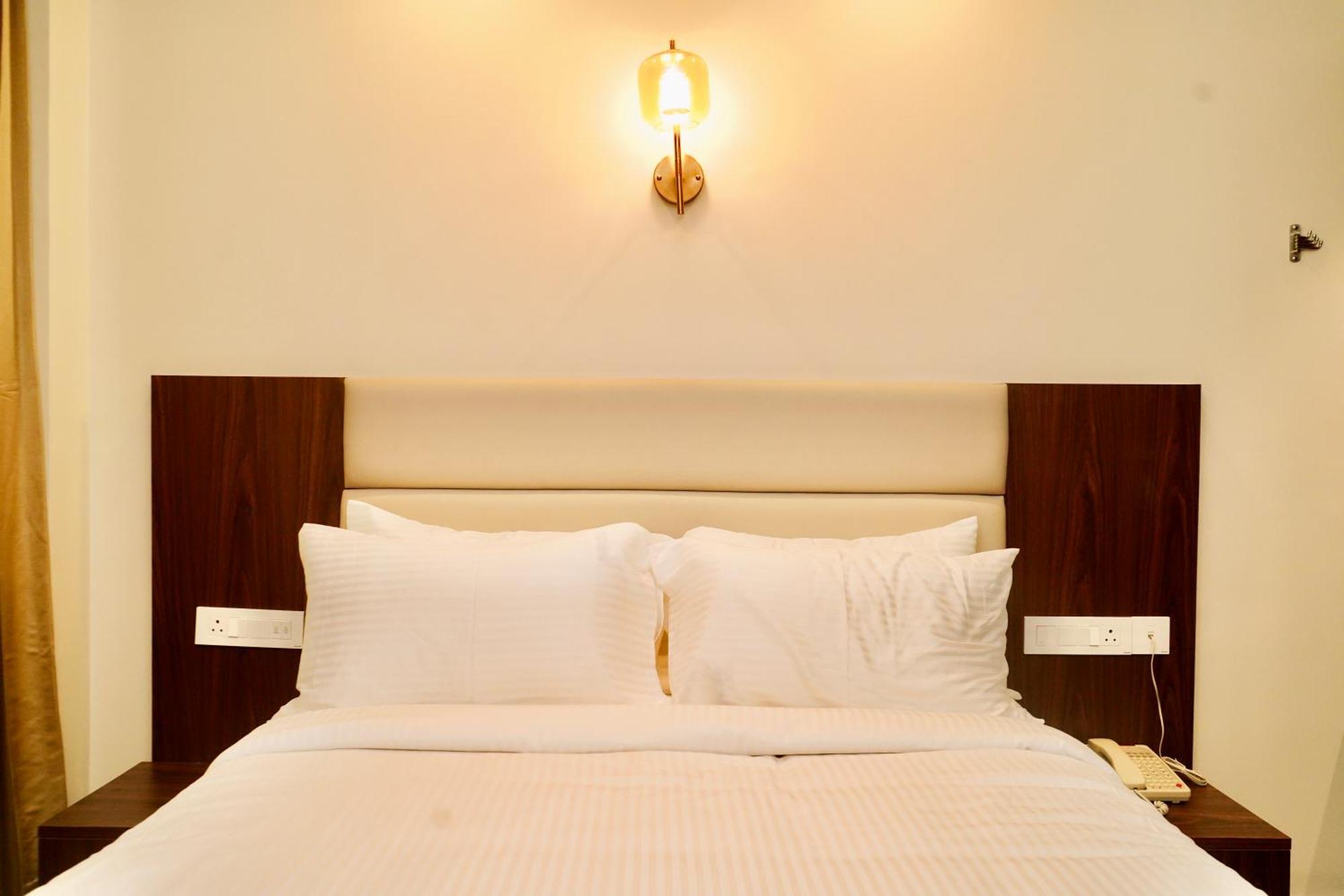 Jaag Hotel Chennai Exterior foto