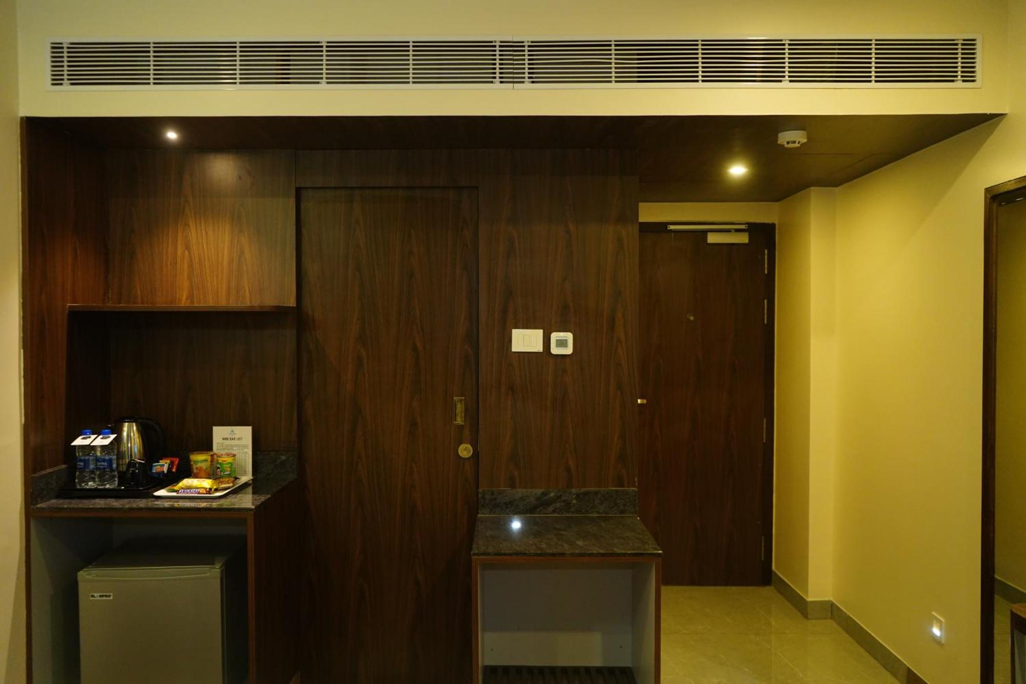 Jaag Hotel Chennai Exterior foto